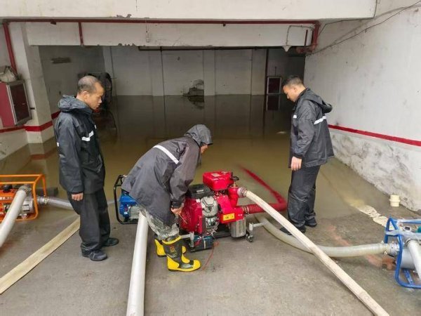 散户在哪个证券开户最好 干群同心！贵州习水：家园重建正酣